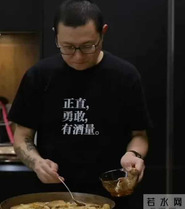 梅婷别墅请客烤肉,儿女上镜卖萌,丈夫却成最大“亮点”