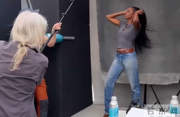 米歇尔·奥巴马发布自己的新照，显示身材变瘦，被质疑服用减肥药