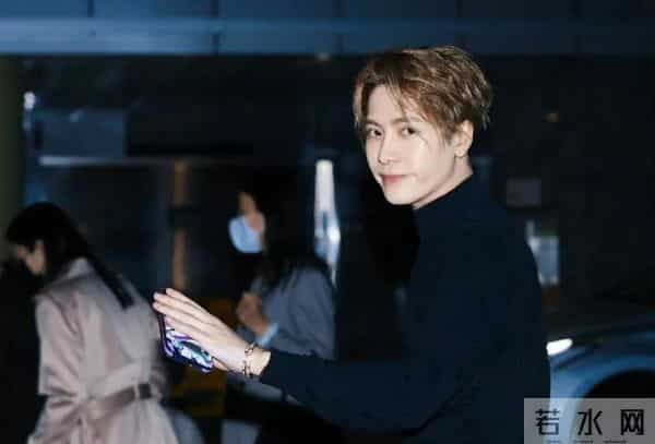 再多钱有什么用?31岁王嘉尔的现状,给所有年轻人提了个醒