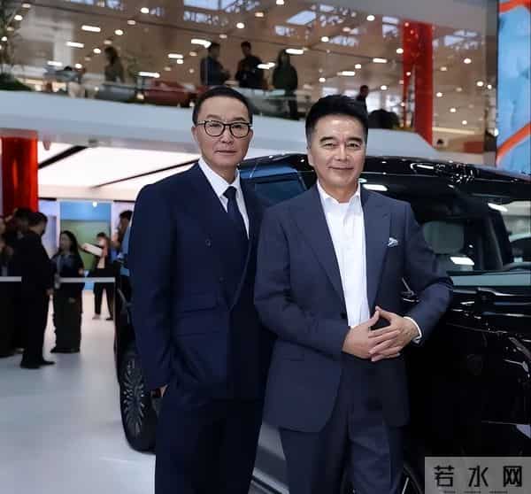 许亚军美国被偶遇,61岁状态让人不敢认,形象气质还是这么好