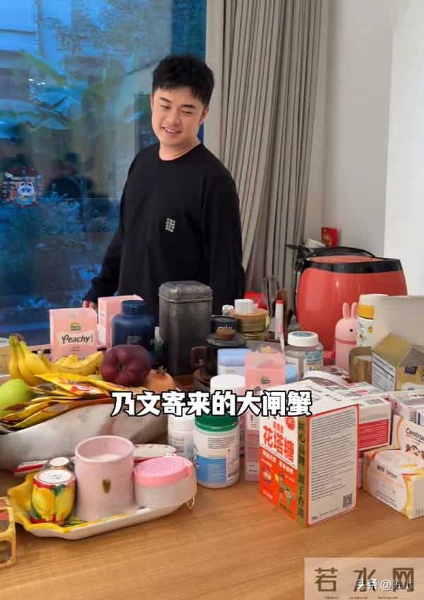 陈赫带尹正参观豪宅,房间到乱糟糟,“女助理”却人美声甜爱撒娇