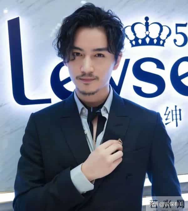 离婚1年,一别两宽,陈晓从不提陈妍希,如今才看懂他到底赢在哪