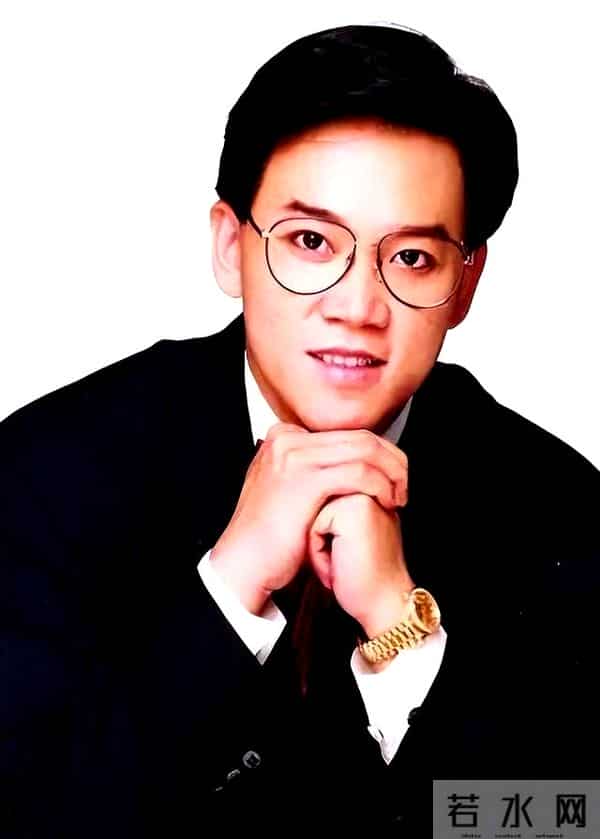 前广东台主持陈维聪:家人等他 10 年,如今成网红,老婆仍风韵