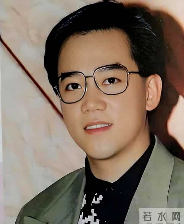 前广东台主持陈维聪:家人等他 10 年,如今成网红,老婆仍风韵