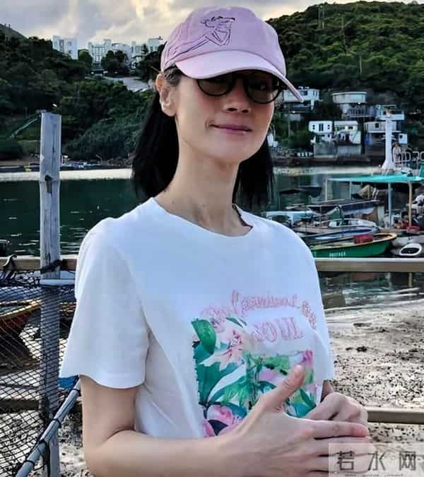 港片三级片昔日女主:从艳星到便利店清洁工,富贵十年漂泊太唏嘘