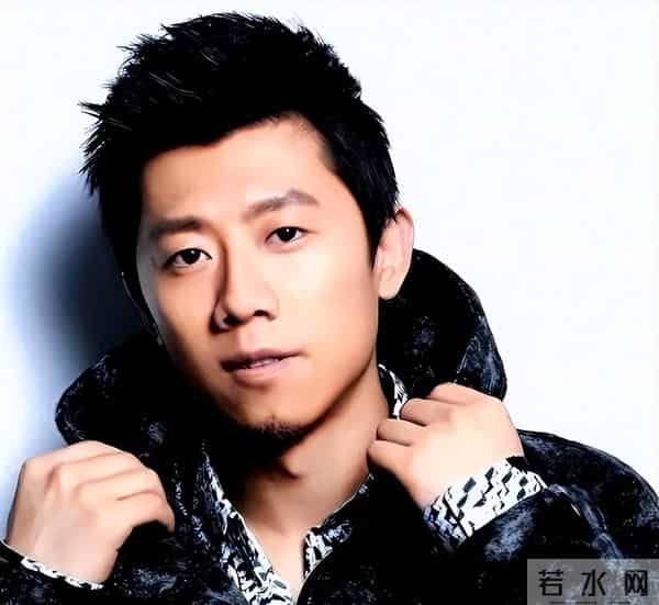 夏雨:结婚不邀请父亲,婚后与母亲明算账,妻子袁泉为他感到心疼