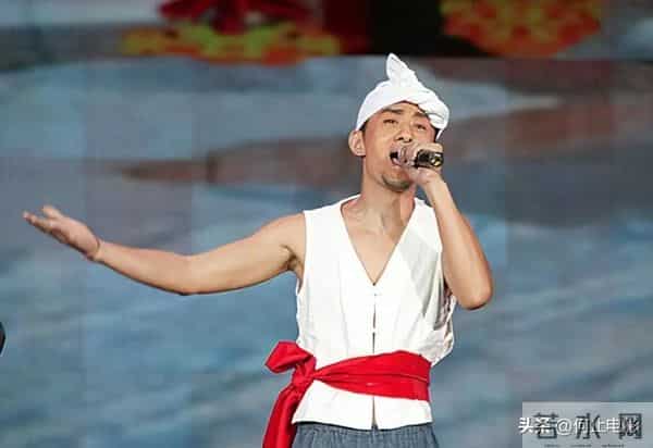 负债累累、风餐露宿、锒铛入狱，星光大道草根歌手如今现状太落魄