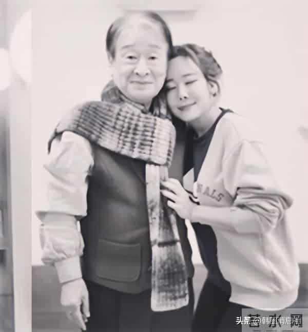 韩国老戏骨李顺载去世,娱乐圈齐追悼
