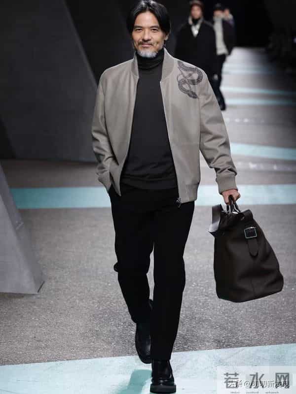 法拉利老了也是法拉利,花白头发、络腮胡,老而不衰的8位男星!