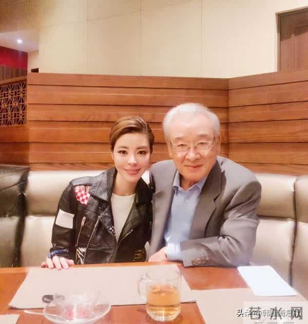 韩国老戏骨李顺载去世,娱乐圈齐追悼