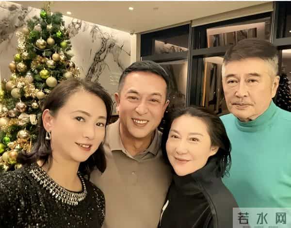 与王海燕离婚传闻真相大白1年,55岁张嘉益近况曝出,一点不意外