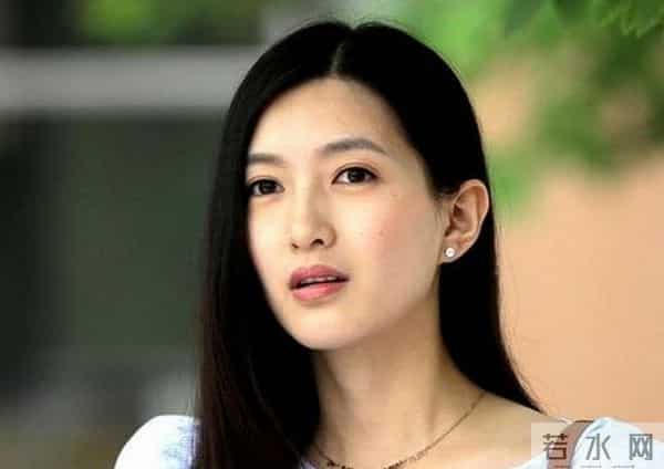 印象变了！39岁江疏影现身活动，离开胡歌的她走上另一条路