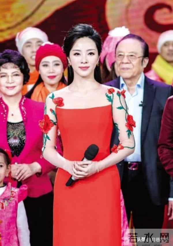 看破不说破，离开央视拼命赚钱的李思思，如今已走上了另一条道路