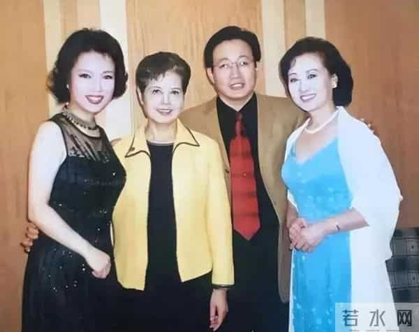 她是央视著名主持人,退休8年被央视返聘,今74岁被誉为最美姥姥