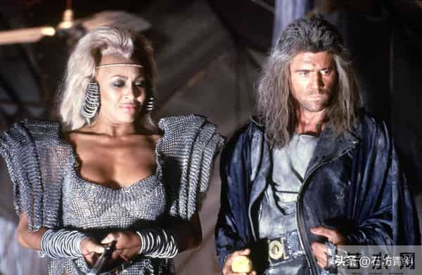 4.25亿美元离婚分手费!背叛前妻仍为他辩护,堕落断送巨星事业