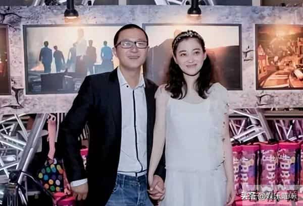 与丈夫一见钟情，结婚1年生个“明星”女儿，原来她才是人生赢家