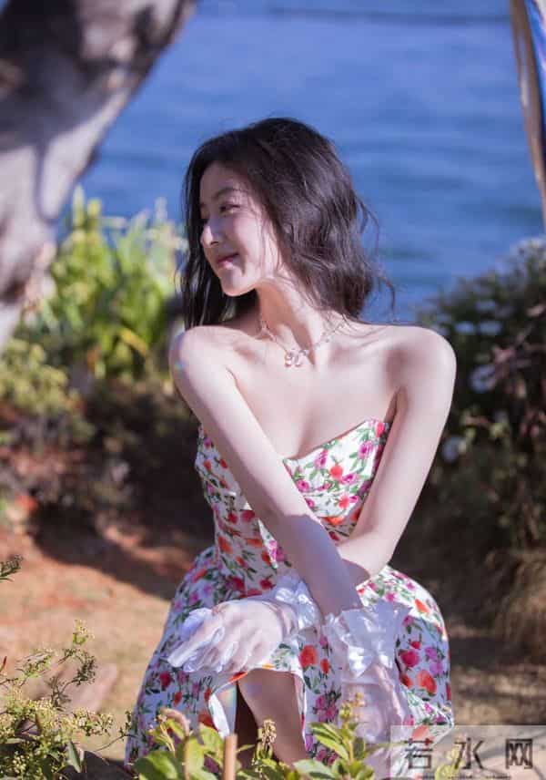 包上恩 抹胸短裙