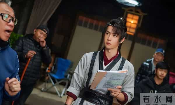 刘宇宁直播时被私生打电话