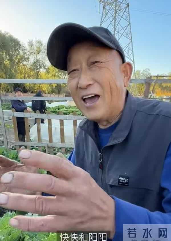 梅婷别墅请客烤肉,儿女上镜卖萌,丈夫却成最大“亮点”