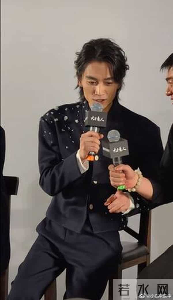 陈晓离婚9月暴瘦脸凹陷!陈妍希新剧对打前夫…上演11岁差姐弟恋