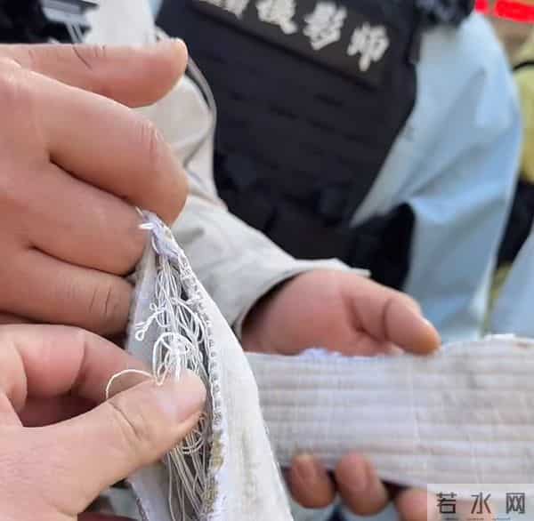 荒野求生老中医作弊退赛,直播怒骂主办方不公平,林北也被波及