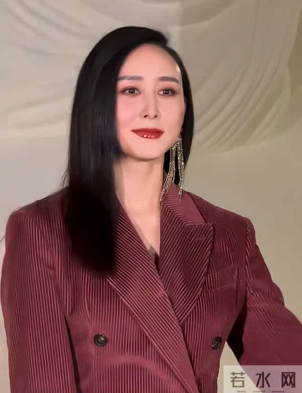 深圳BC红毯太真实,童谣头秃靠边站、胡静嘴歪显老态、王凯瘦脱相