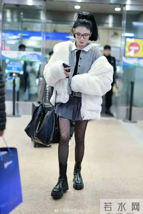 彭小苒 ,有千禧年韩国女团那味了