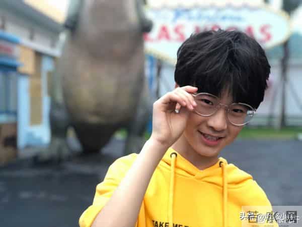 张亮儿子又出事，早恋致女孩怀孕，女孩家长报警，半个月才满18岁