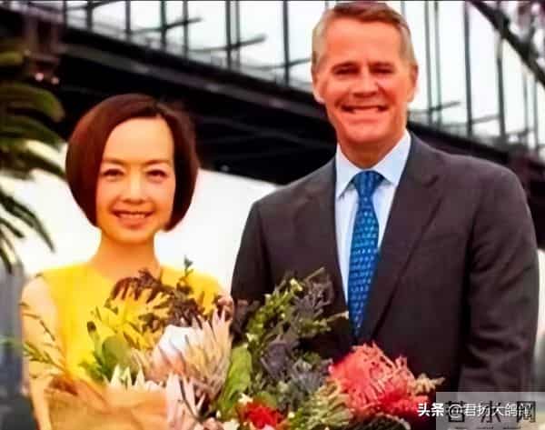 陈鲁豫:初婚嫁老外,二婚嫁初恋,今55岁无儿无女,一个人生活