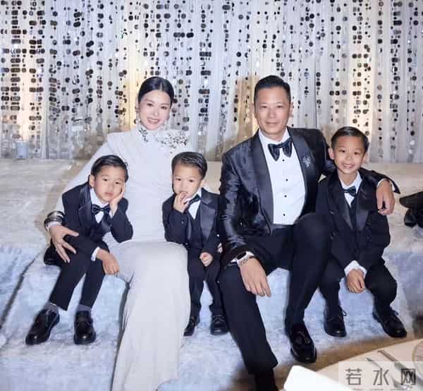 胡杏儿庆祝结婚十周年,一家五口幸福同框,众星道贺排面拉满