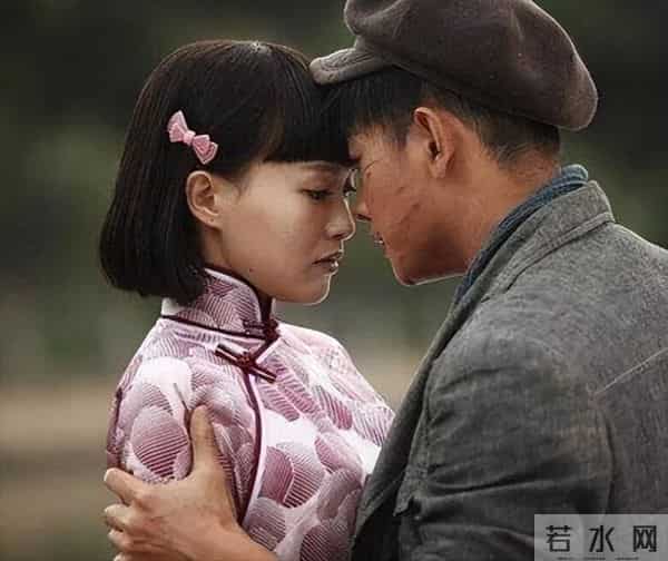 唐嫣现身罗晋父亲葬礼,两人并排走招待宾客,此前两人被传婚变