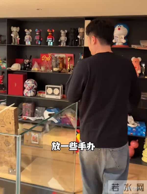 陈赫带尹正参观豪宅,房间到乱糟糟,“女助理”却人美声甜爱撒娇