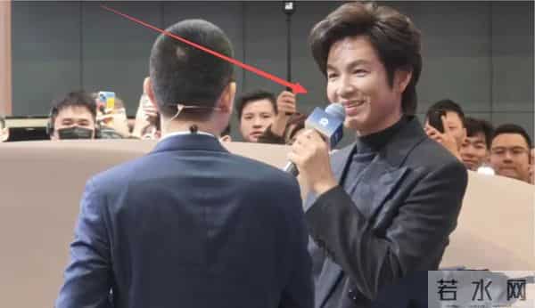 男神彻底垮了!钟汉良又黑又瘦颜值崩塌,当年帅点全消失