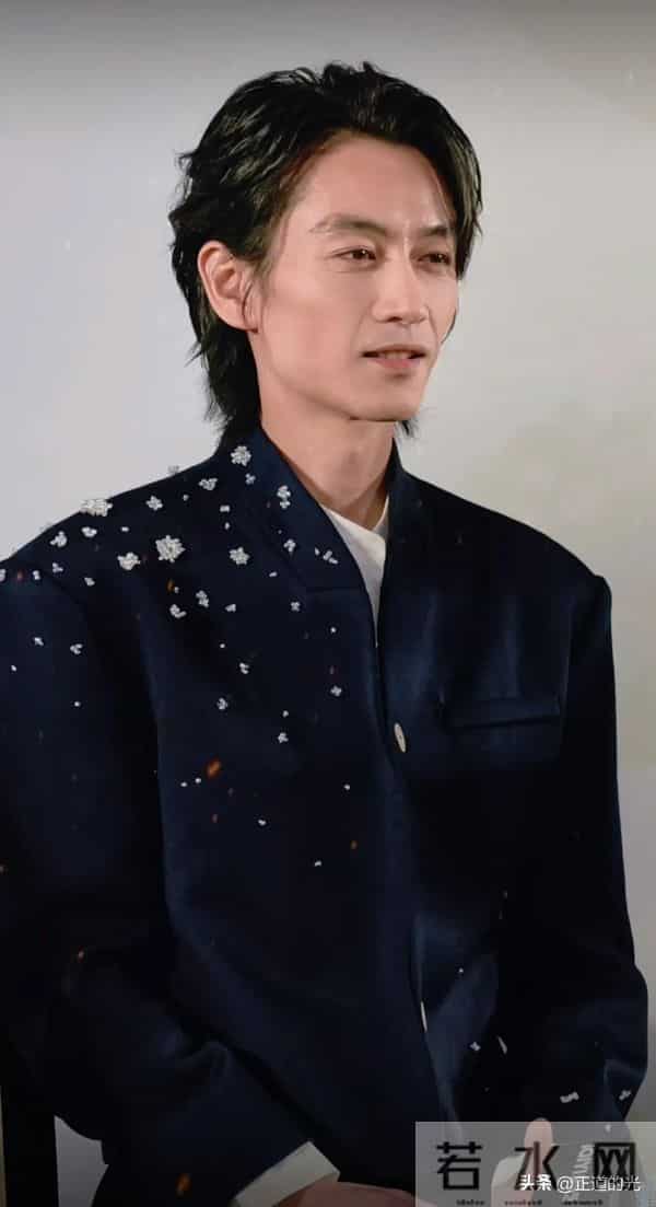 陈晓瘦到100斤火柴人 体力不支 手撑膝盖 有气无力 眼睛老花 被迫营业