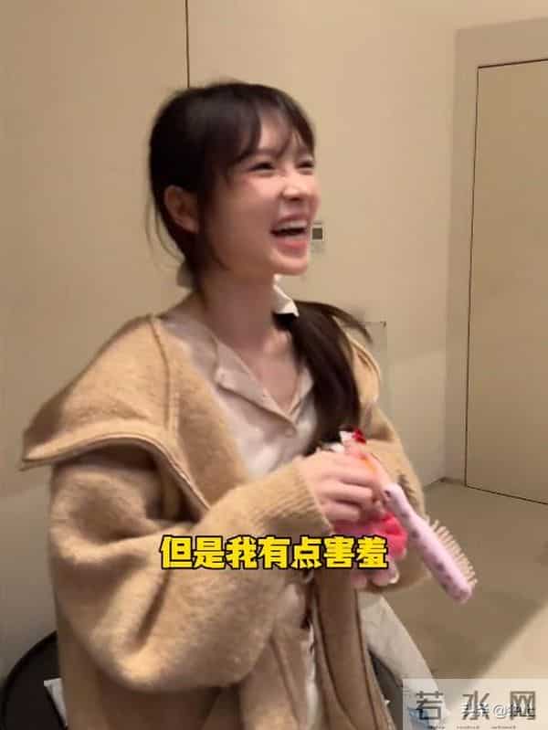 陈赫带尹正参观豪宅,房间到乱糟糟,“女助理”却人美声甜爱撒娇