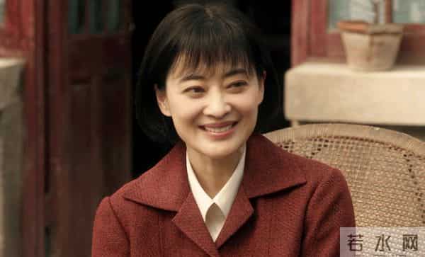 50岁梅婷再破“天花板”，这次，她让蒋欣和整个娱乐圈“沉默”了