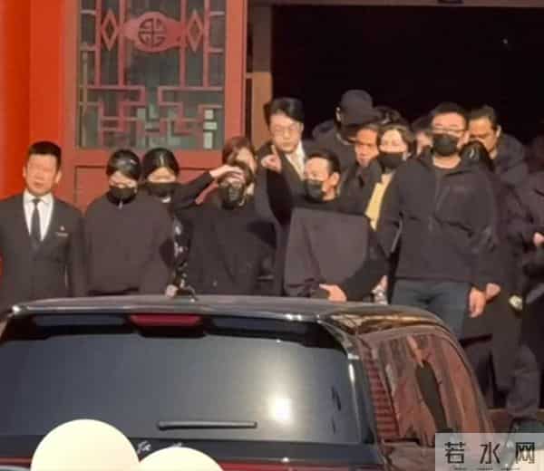 罗晋父亲葬礼过后,唐嫣首发声!取消重要活动,疑似为公公守孝