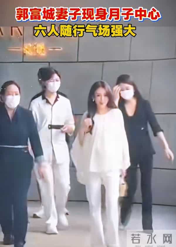 郭富城老婆出月子晒照,S型身材没小肚子 状态恢复神速还能拼四胎