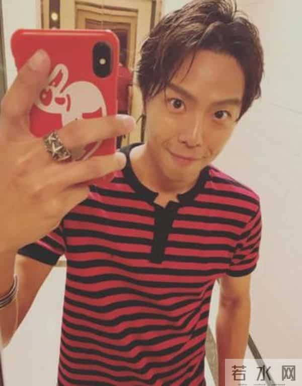 小鬼4天后冥诞！李易、六月低调带「他生前最爱」上山：陪你喝早酒