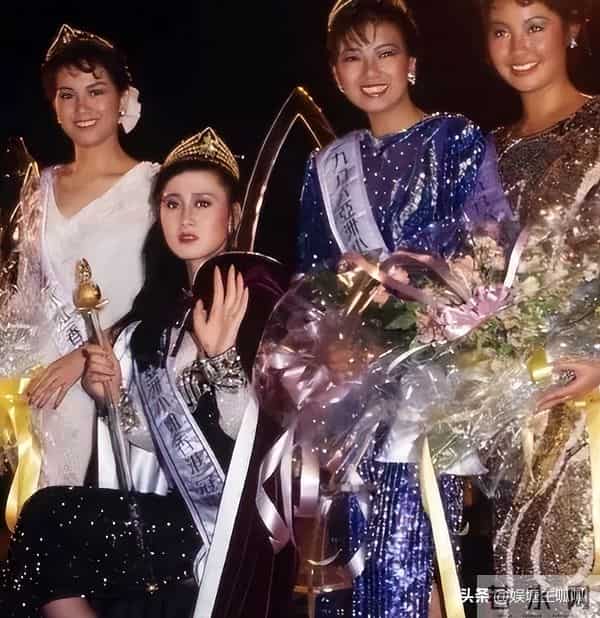 利智算不算顶级大美人？看看她和关之琳、翁虹的合照就有答案了