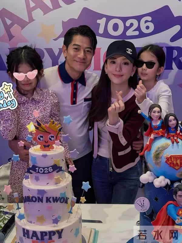 方媛素颜抱三胎女儿美,她出月子皮肤更好了,郭富城小女儿满月了