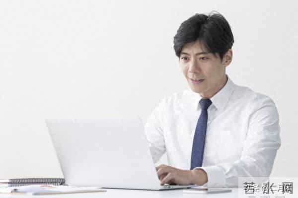 两性关系：男人真正爱一个女人，才会做这三件事，非常明显！