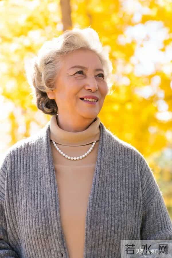 有这样的老人，简直就是儿女们的灾难，换做是谁，谁也扛不住！