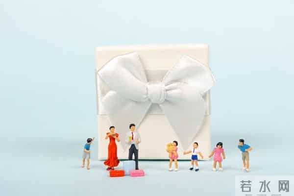 人到中年，千万别在熟人面前显摆这3样东西