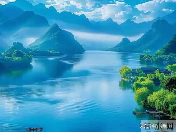 人这一生，有两不见：一是，离了婚的夫妻，二是，回过头的朋友