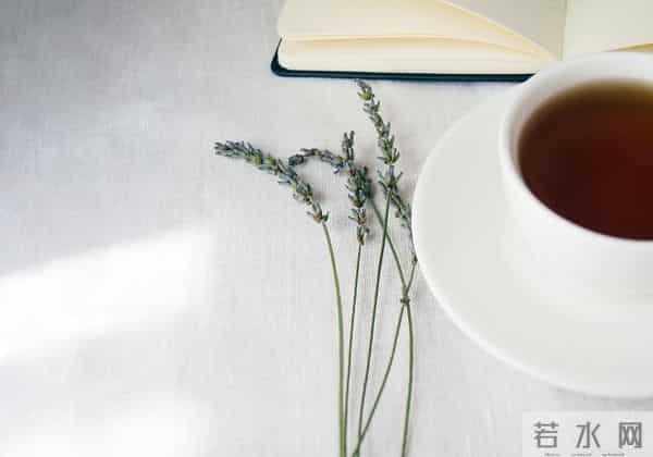 一个女人爱不爱你,一试便知:爱你的女人,三个细节伪装不了