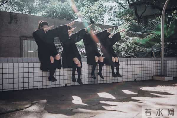 女生出现这些 “好色”表现 往往早就耐不住了，男人要懂得把握机会