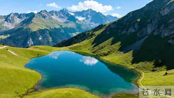 带孙7年被亲家挤走,我停了补贴去旅居,儿媳反说我自私不愿养老