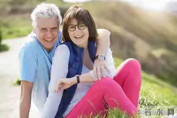男人最大的失败不是没有钱，是在妻子五六十岁，表现的这几种差