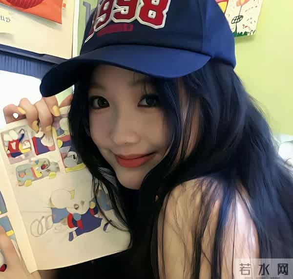 聚会全班撮合老公与前女友,我吃瓜正嗨,他搂住我-陆太太看够没？